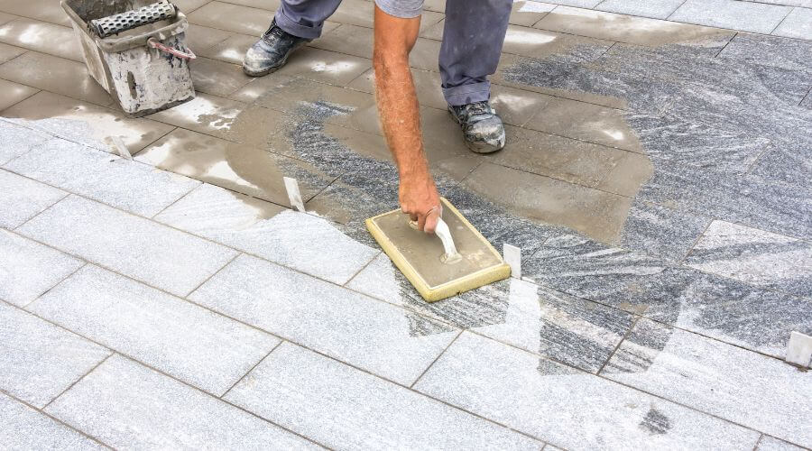 Professional gutter cleaning in Perry, IL